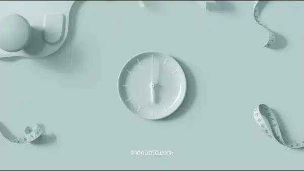 Minimalist clock and plate illustration symbolising intermittent fasting weight loss challenge